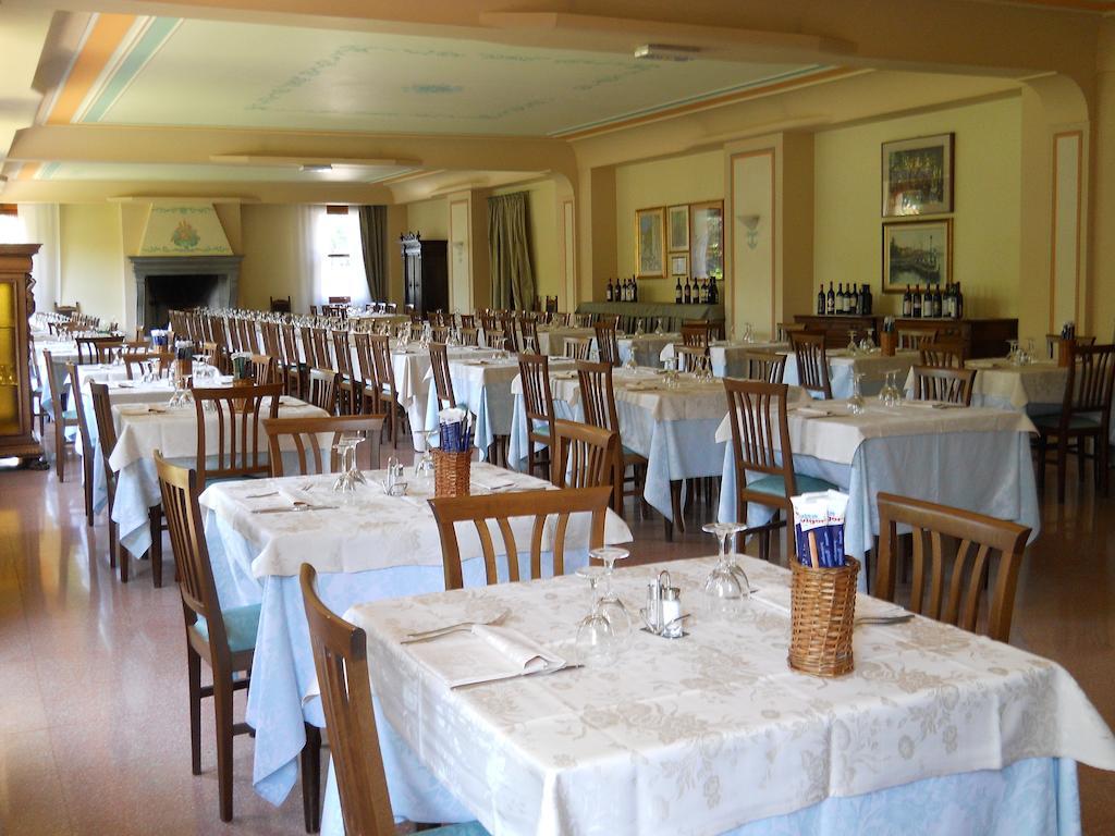 Albergo Ristorante Aquila Sulzano Exterior photo